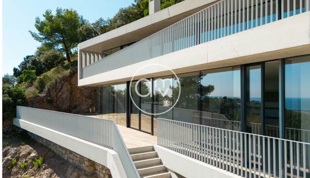 Villa / Maison 6 pièces  à vendre Hyères 83400