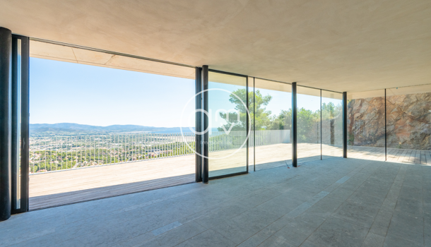 Villa / Maison 6 pièces  à vendre Hyères 83400