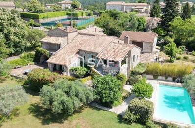 Mas 292m2 avec terrain 4718m2, piscine, calme — photo du bien