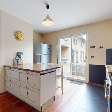 Maison 6 pièces 300000 €