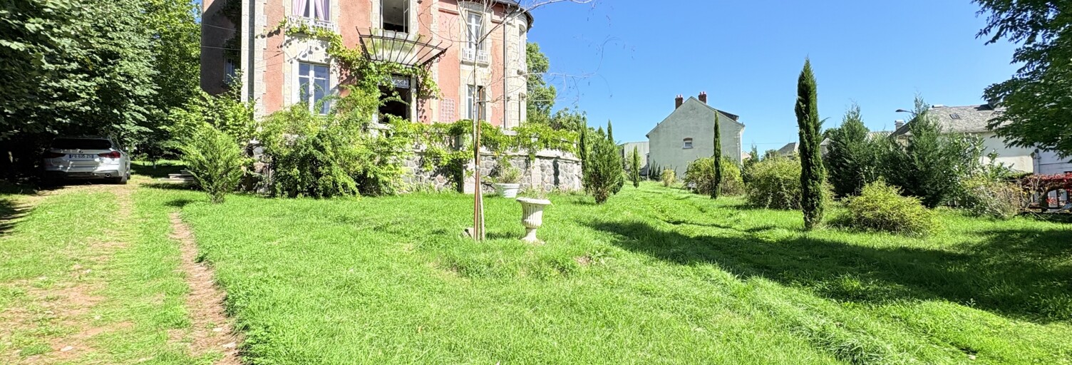 Maison 9 Pièces 271 m² à vendre à Mauriac (15200)
