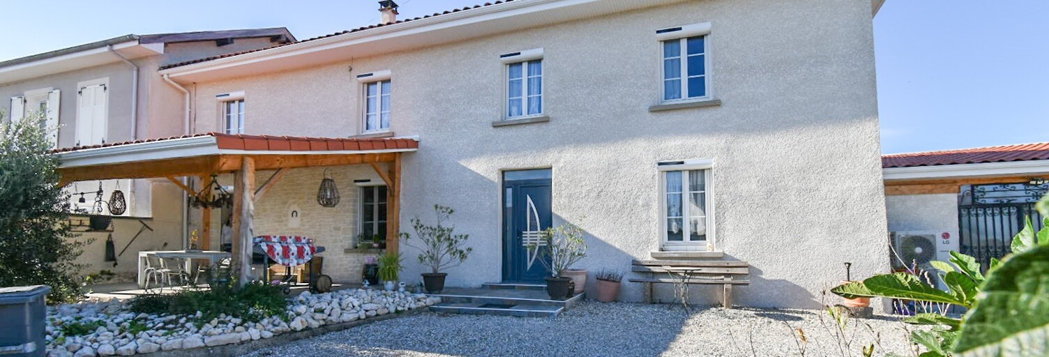 Maison 9 Pièces 220 m² à vendre à Porte-des-Bonnevaux (38260)