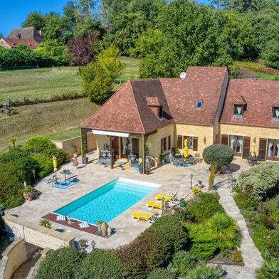 Maison 7 pièces 622560 €