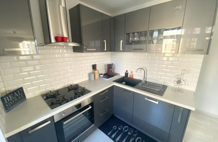 Appartement À Vendre — photo 2