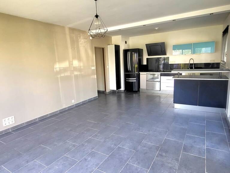 Investissement locatif clé en main – 2 pièces avec jardin, parking et cave à Yerres — photo 1