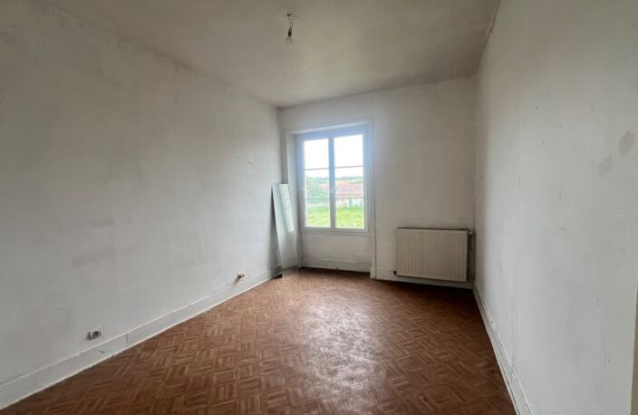 MAISON DE VILLAGE ATYPIQUE AVEC GRAND POTENTIEL — photo 5