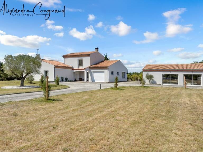 A vendre SAÏX (81) - Maison d’architecte P8 de 309 m² avec piscine, grand terrain constructible et vue Montagne Noire — photo 1