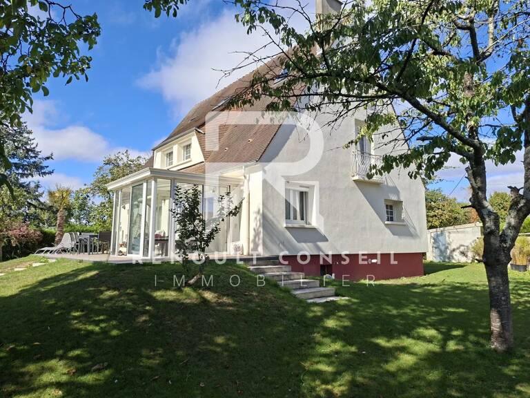 Maison 5 chambres sur sous-sol total — photo 1