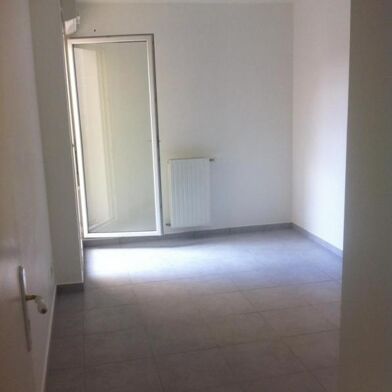 Appartement 2 pièces 810 €