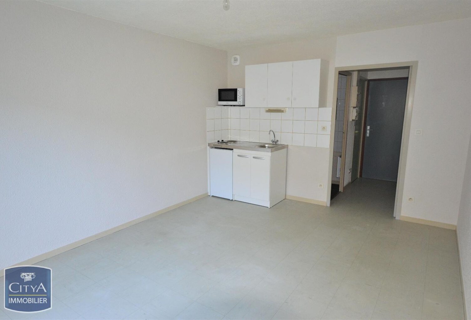 Location appartement 1 pièce 23 m² à Cholet (49300) — photo 1