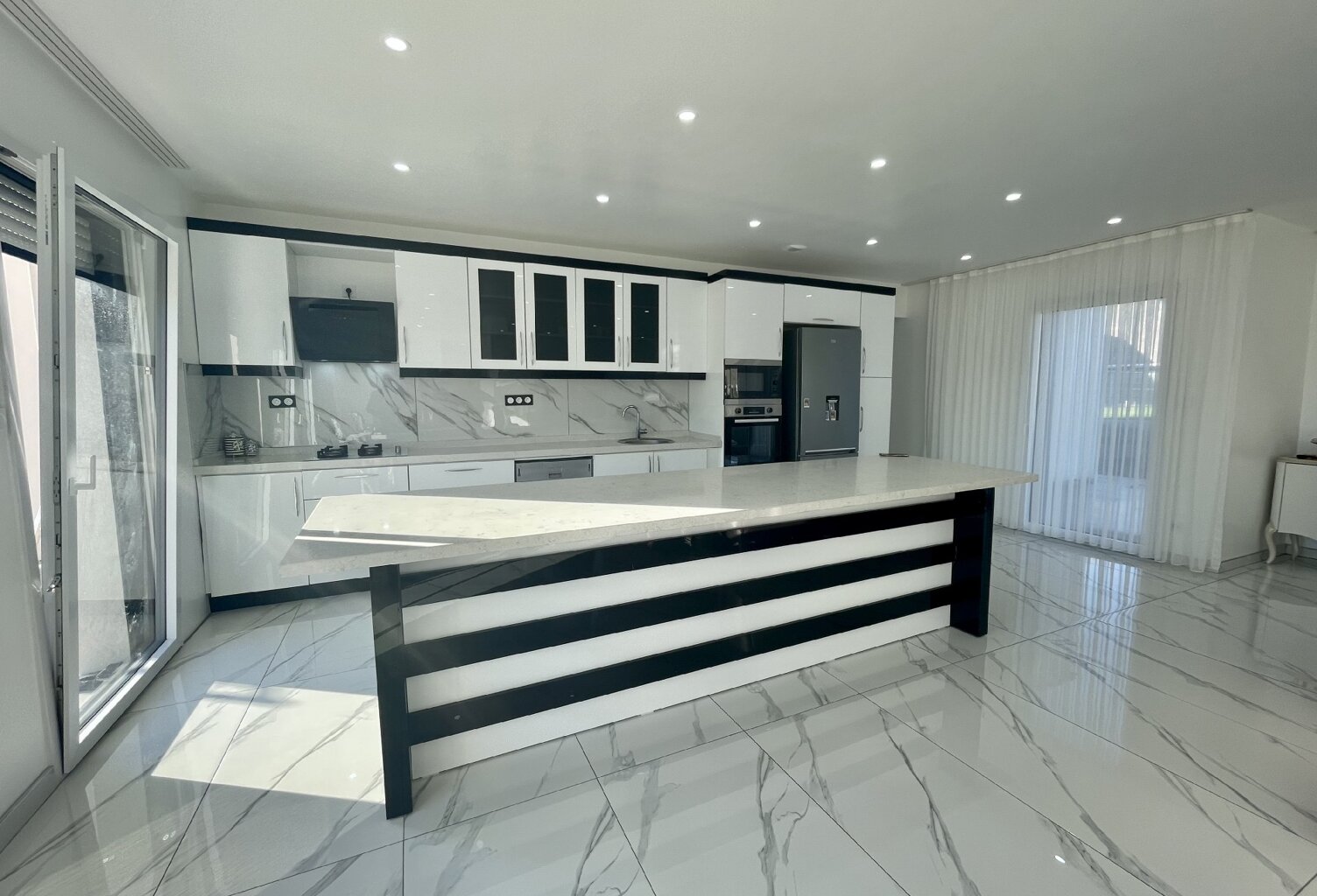A VENDRE- SOQUET IMMOBILIER - MAISON RECENTE DE PLAIN-PIED — photo 1
