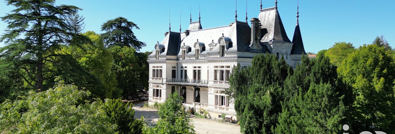 Maison 19 Pièces 725 m² à vendre à Jarnac (16200)