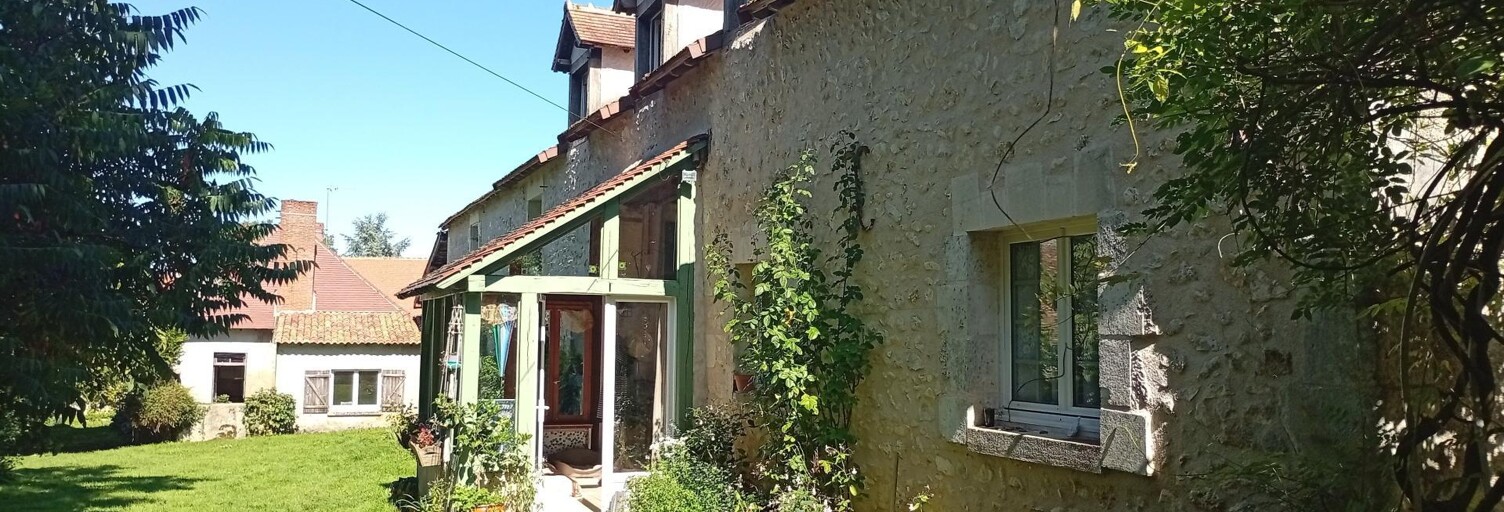 Maison 9 Pièces 248 m² à vendre à Saint-Pierre-de-Maillé (86260)
