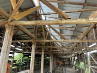 ENTRAIGUES (63) ancien séchoir de 220 m2 sur 709 m2 de terrain — photo 3