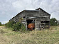 ENTRAIGUES (63) ancien séchoir de 220 m2 sur 709 m2 de terrain — photo 4