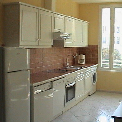 Appartement 3 pièces 1100 €