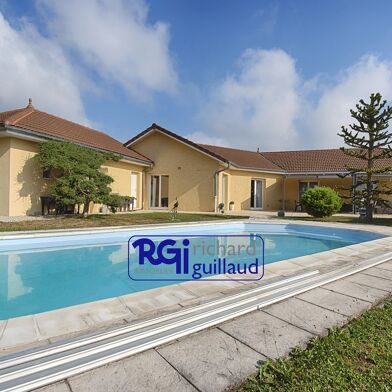 Maison 5 pièces 521000 €