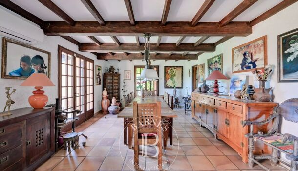 Villa / Maison 9 pièces  à vendre Aix-en-Provence 13100