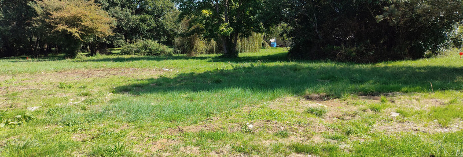 Terrain  1227 m² à vendre à Tesson (17460)