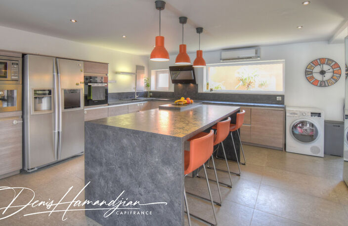 Dpt MIONNAY (01), à vendre maison 175 m² - 4 chambres - Terrain de 1056,00 m² avec piscine — photo 5
