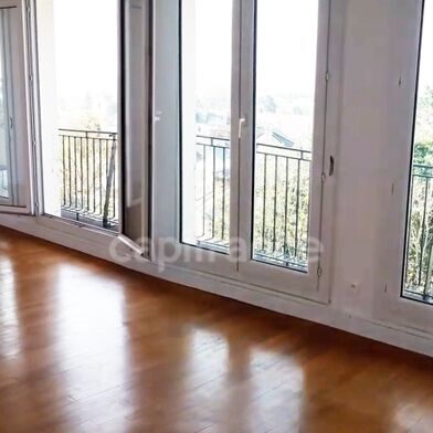 Appartement 4 pièces 163000 €