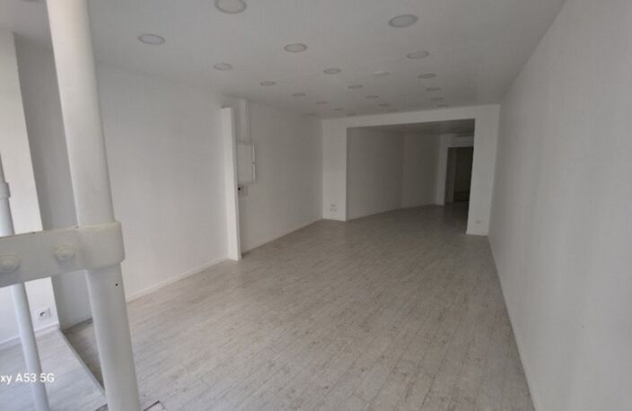 Local commercial — photo 2