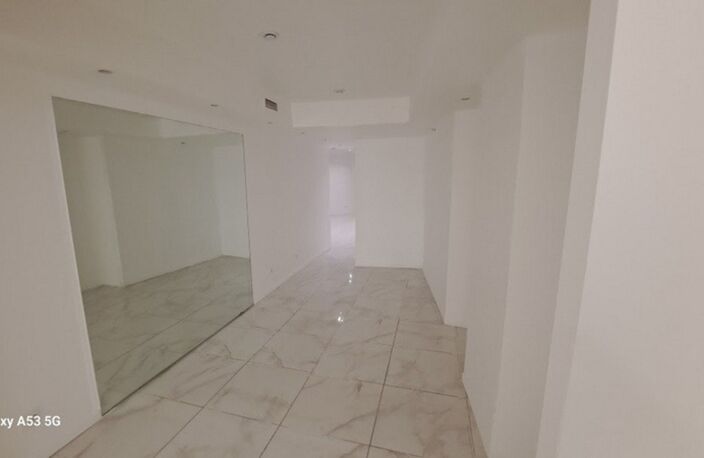 Local commercial — photo 4