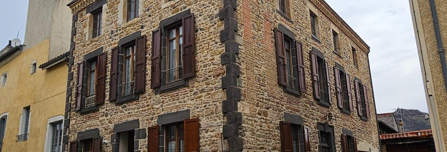 Maison 7 Pièces 174 m² à vendre à Le Breuil-sur-Couze (63340)