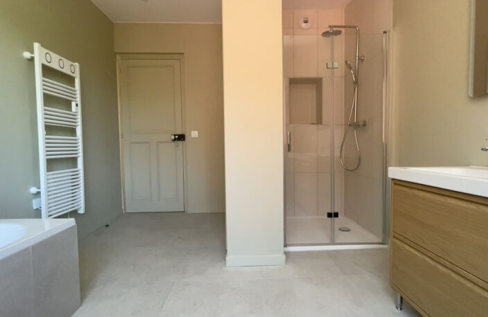 Maison individuelle rénovée de 4 pièces, belles prestations — photo 4