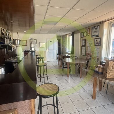 Immeuble  675900 €