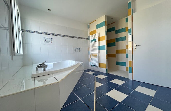 Maison COMMEQUIERS, 171m2 avec terrain de 2925m2 — photo 3