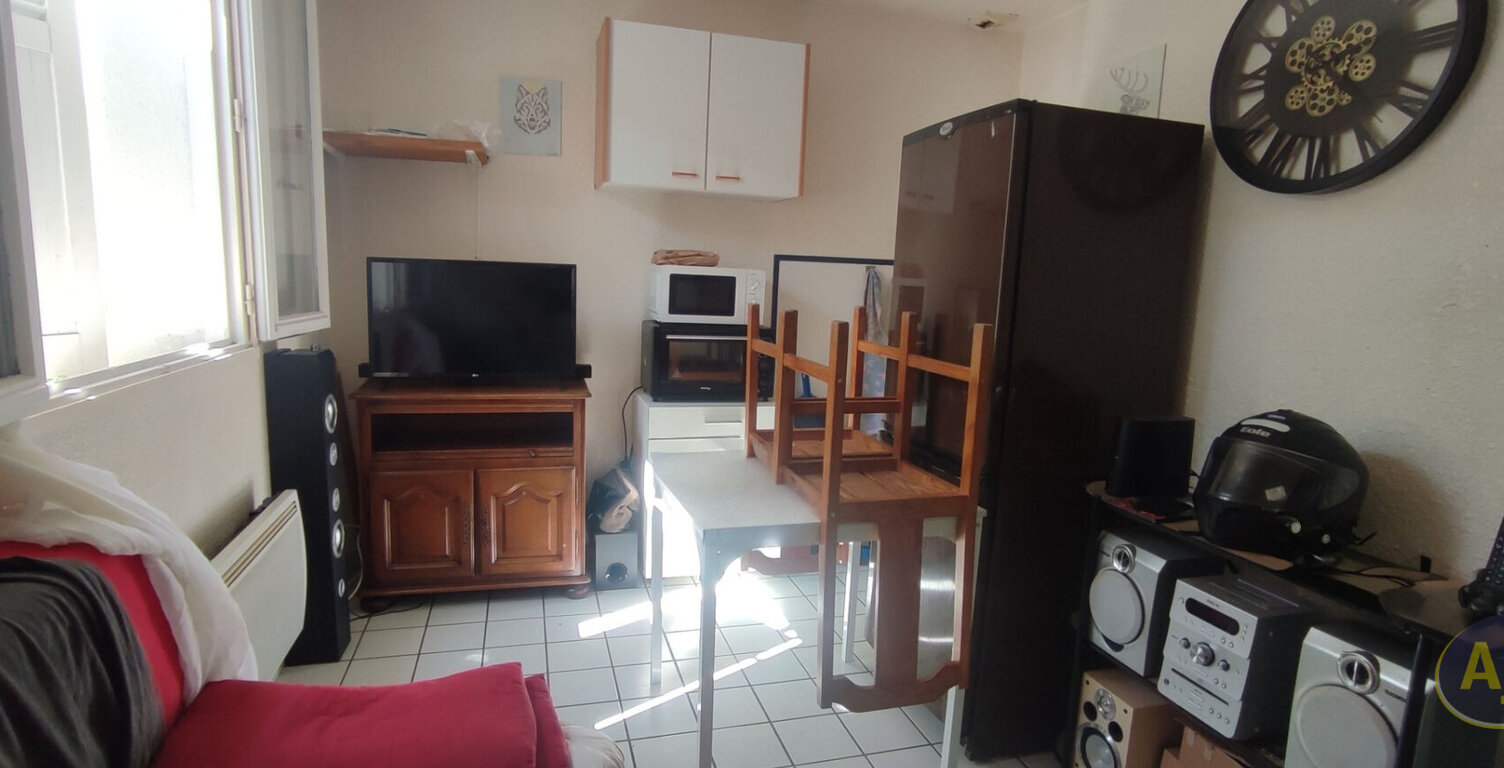 Appartement centre de Saintes — photo 1