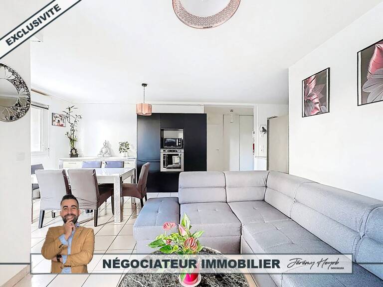 Superbe T4 de 74m² avec jardin privatif de 110m² à Saint-Prie — photo 1