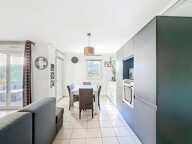 Superbe T4 de 74m² avec jardin privatif de 110m² à Saint-Prie — photo 2