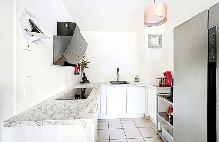 Superbe T4 de 74m² avec jardin privatif de 110m² à Saint-Prie — photo 3