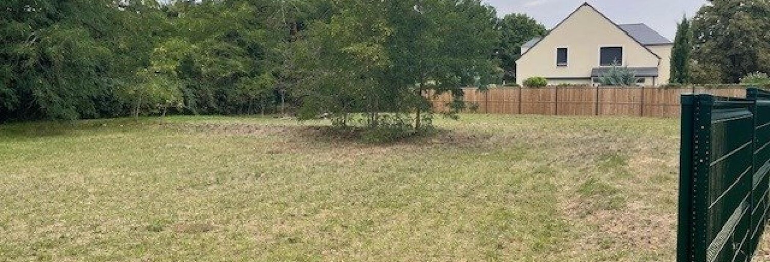 Terrain  875 m² à vendre à Le Mesnil-le-Roi (78600)