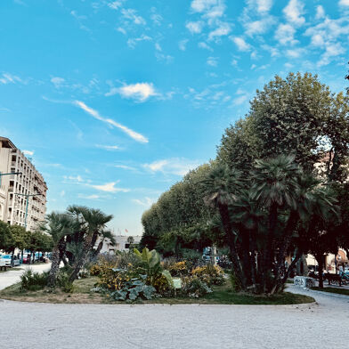 Commerce  130000 €