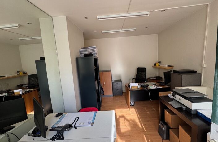 Bureaux 1 p à PARIS 17ème — photo 2