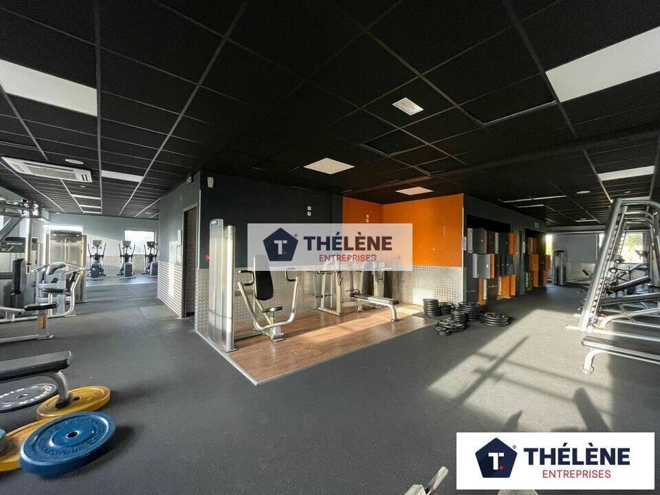 Saint-Clément-de-Rivière Boutique 720 m²