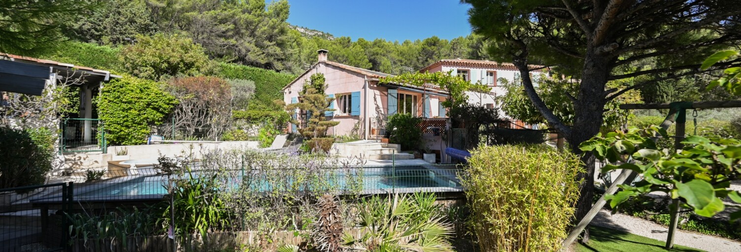 Maison 7 Pièces 180 m² à vendre à Cuges-les-Pins (13780)