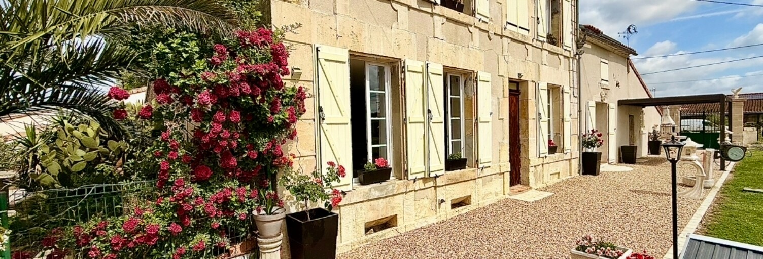 Maison 9 Pièces 303 m² à vendre à Nercillac (16200)