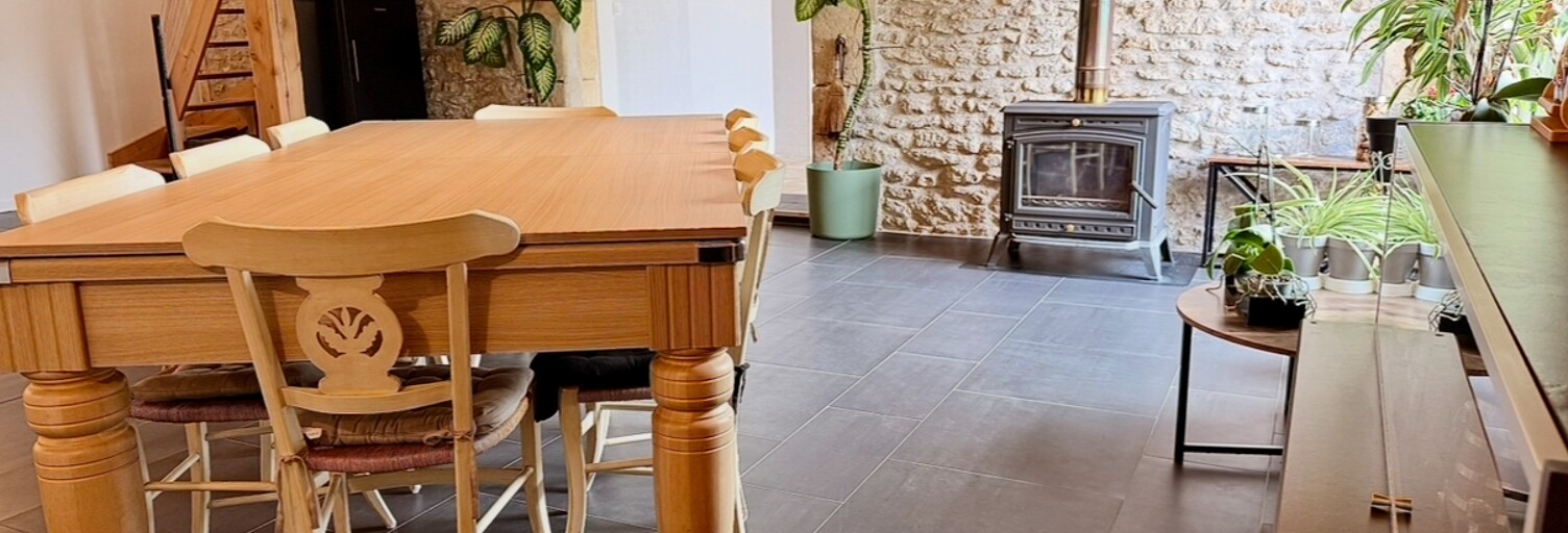 Maison 9 Pièces 303 m² à vendre à Nercillac (16200)