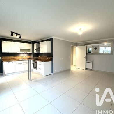 Appartement 3 pièces 240000 €