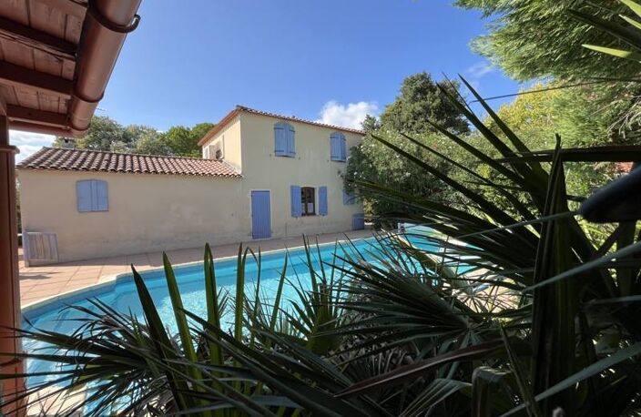 Villa de 5 pièces principales — photo 3