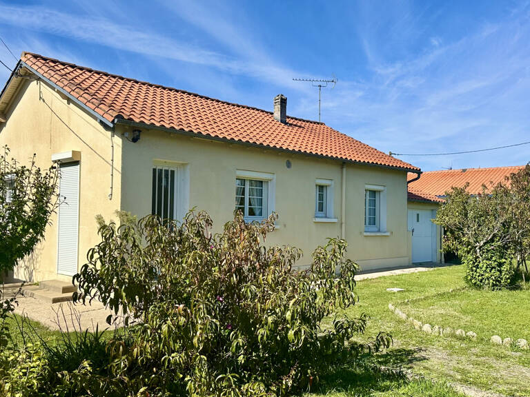 ROYAN PROCHE COMMERCES - MAISON 71 m2 TERRAIN 670 m2 AU PRIX — photo 1