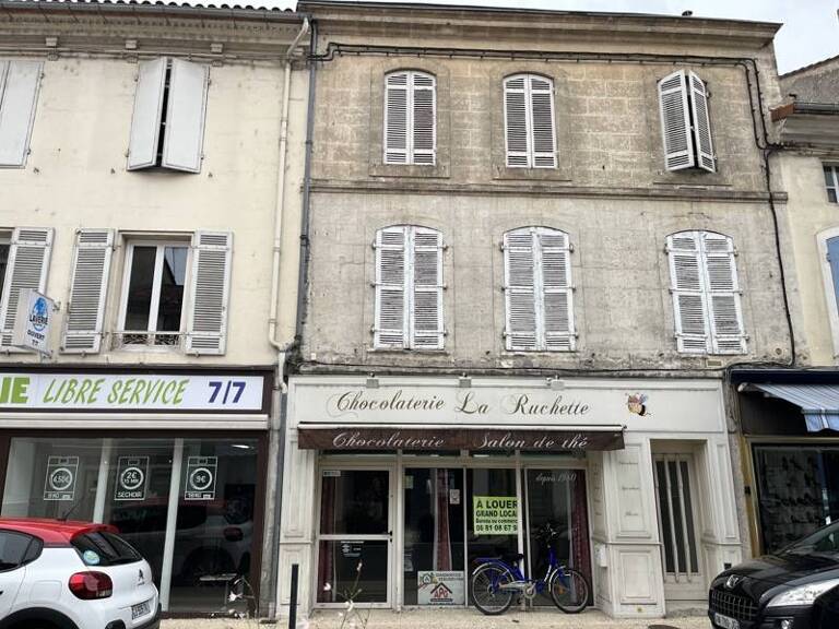 Immeuble   — photo 1