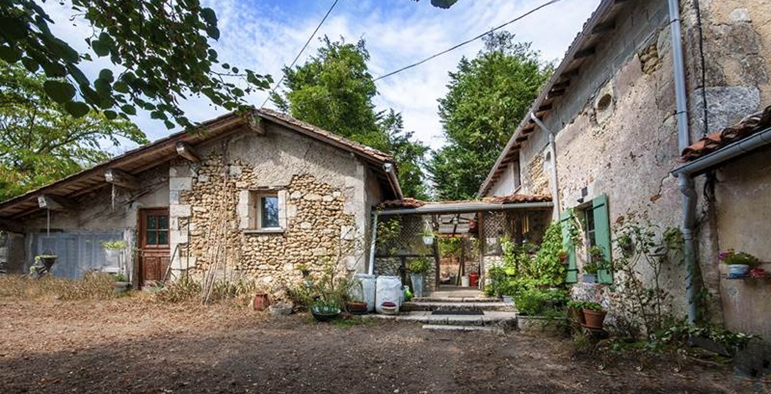Maison en pierre de 5 pièces principales — photo 1