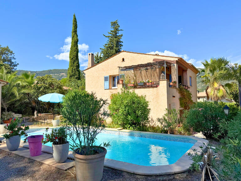 Villa familiale avec piscine et annexes — photo 1