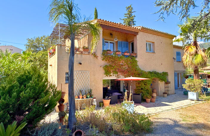 Villa familiale avec piscine et annexes — photo 2