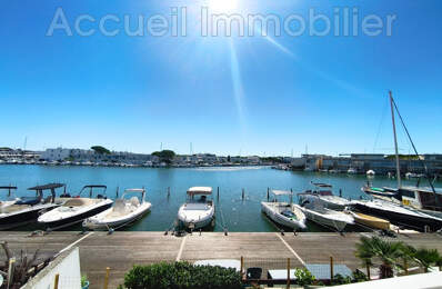 Marina P4 en angle au 1er étage exposée sud/ouest au calme.<BR>Pa — photo du bien